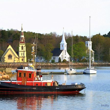 Mahone Bay Beach House Екстериор снимка